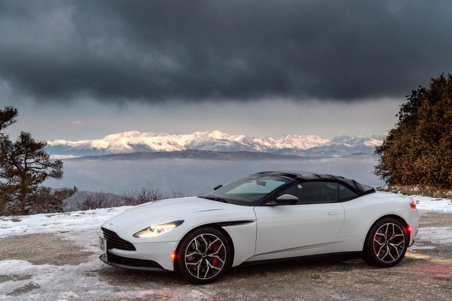  Aston Martin DB11 V8 Volante 2018 года  (NA) (фото 22 из 40)